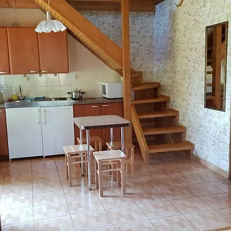 Silas House Połąga